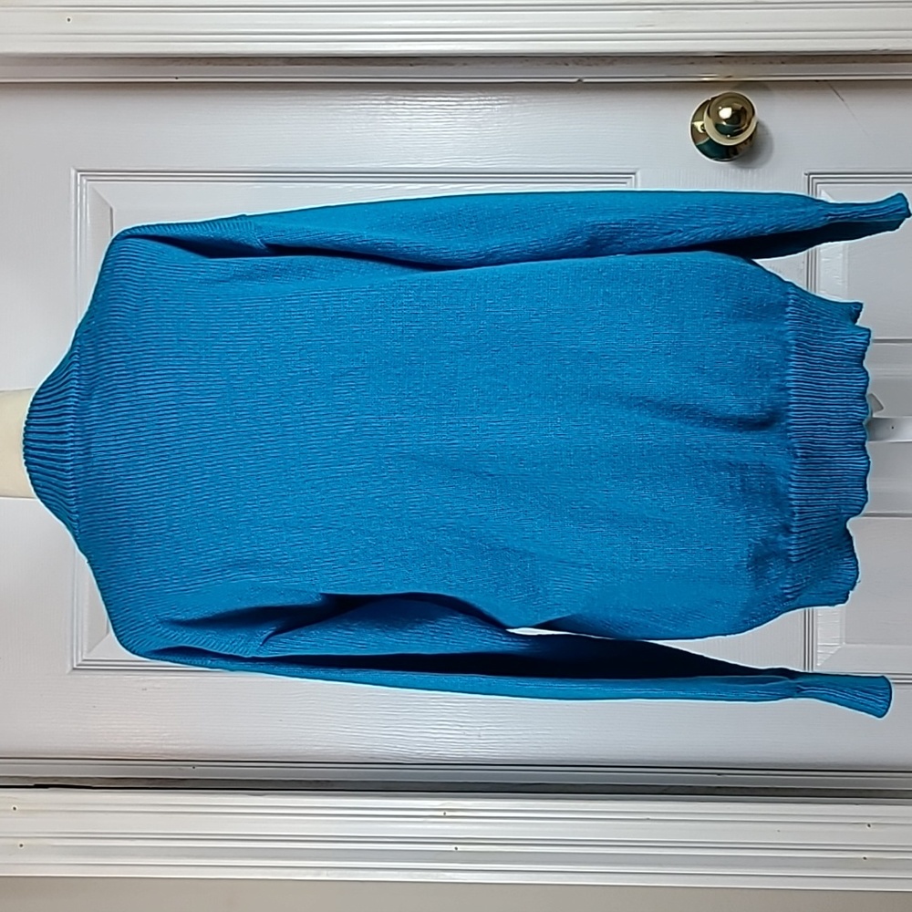 Handknit Mock Neck Sweater - Picture 4 of 9